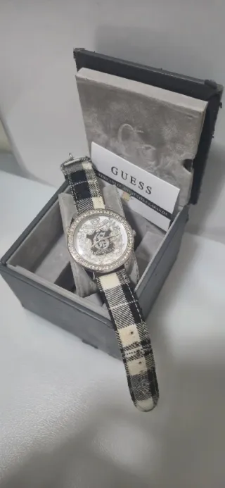 Reloj Guess W10110L1 Royal Academy Mujer