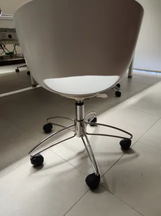 Silla giratoria moderna