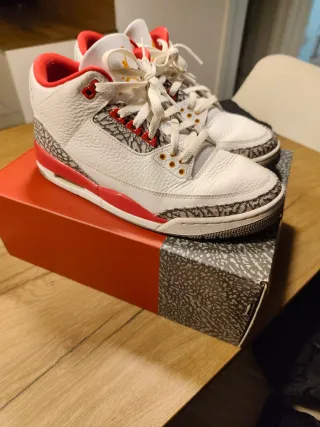 Air Jordan 3 Cardinal red