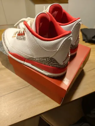 Air Jordan 3 Cardinal red