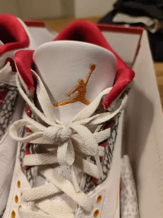 Air Jordan 3 Cardinal red