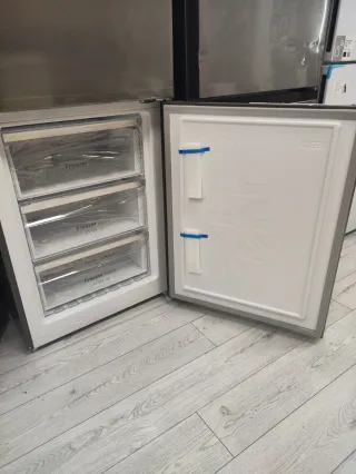 Nevera Cecotec 356 Inox No Frost