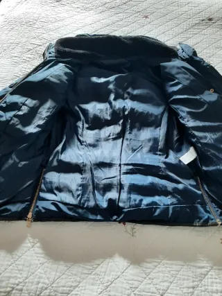 Abrigo acolchado azul marino