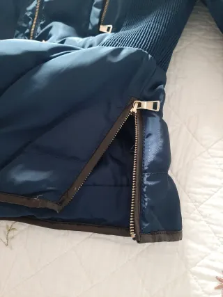 Abrigo acolchado azul marino