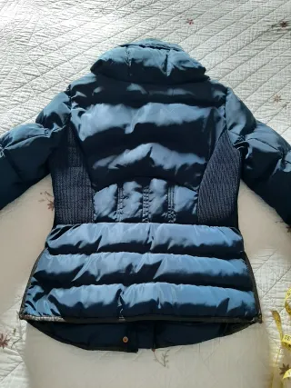 Abrigo acolchado azul marino