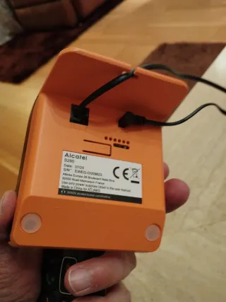 Teléfono Alcatel S280 Naranja y Negro