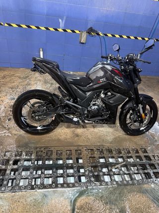 Zontes U125 Negra Moto Naked