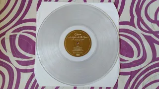 Queen - A Night At The Opera 50 Aniversario