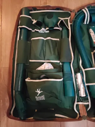 Aspiradora Kobold VK140 con accesorios