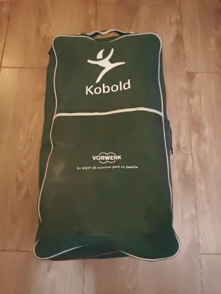 Aspiradora Kobold VK140 con accesorios