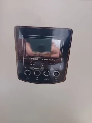 Inversor Solar 24V con Cargador