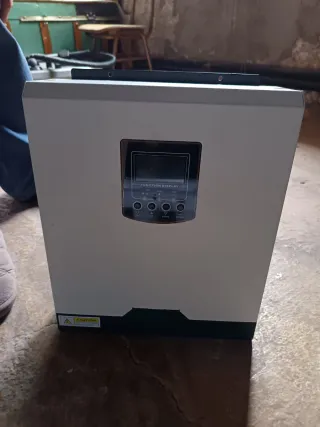 Inversor Solar 24V con Cargador