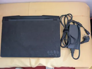 MSI Ordenador Portátil Negro