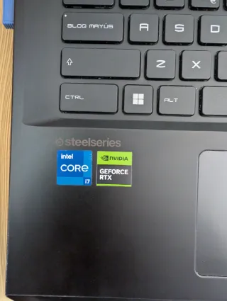 MSI Ordenador Portátil Negro