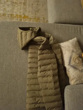 Chaqueta Helly Hansen verde plumas a estrenar