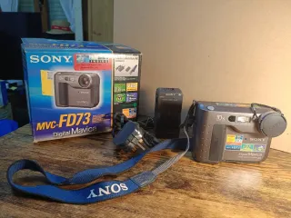 Sony Mavica MVC-FD73 + Caja y Accesorios