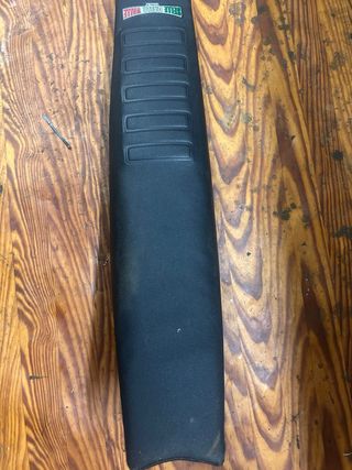 Plastica ktm60€ y asiento 70€