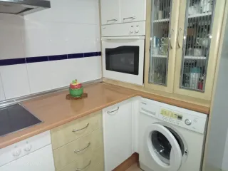 Muebles de Cocina Beige y Blanco