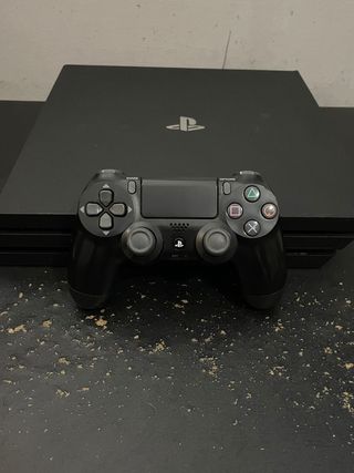PS4 Pro 1TB + Controller – Perfetta – Ritiro Oggi