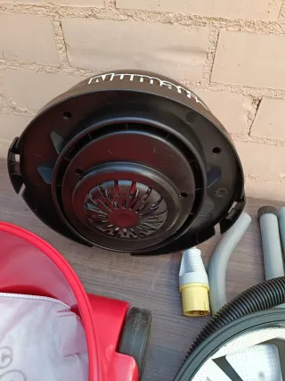 Aspirador Numatic Henry Roja NRV200