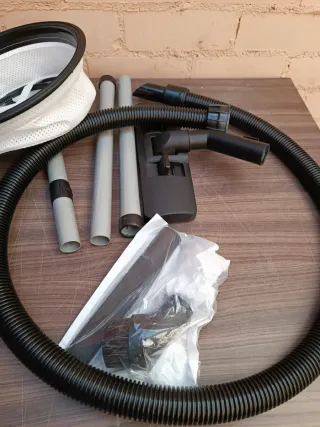 Aspirador Numatic Henry Roja NRV200