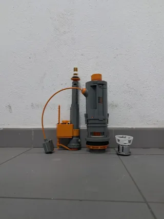 Bote sifónico y mecanismos de cisterna