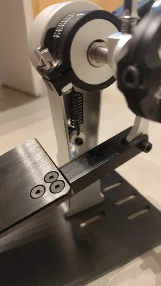 Doble pedal tracción directa.