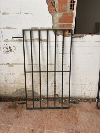 Reja de hierro macizo forjado muy robusta