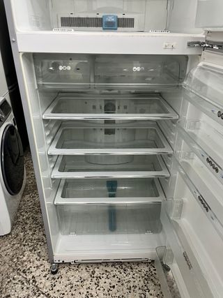 Frigorífico Sharp plateado