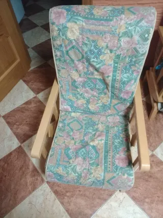 Sillón balancín madera buena
