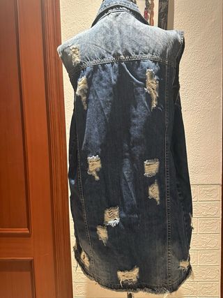 Chaqueta vaquera oversize desgastada