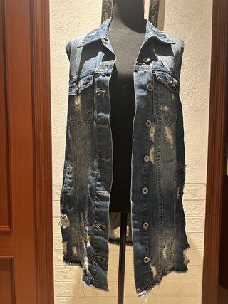 Chaqueta vaquera oversize desgastada