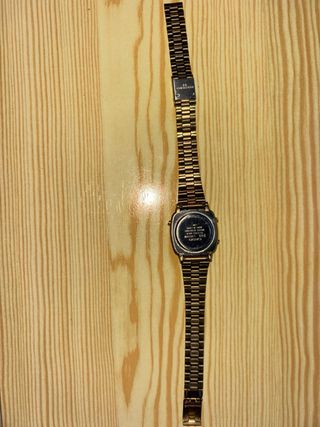 Reloj Casio Dorado con Estuche Azul