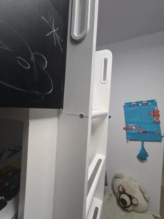 Cama litera infantil con escritorio y armario