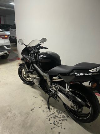 Honda CBR 600F Negra