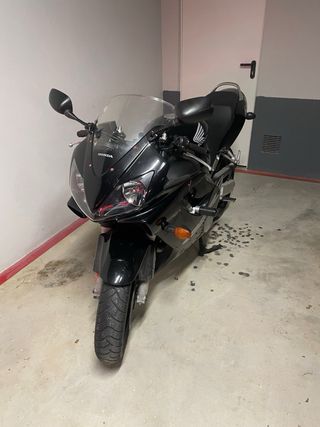 Honda CBR 600F Negra