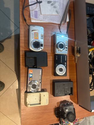 Lotto di 5 fotocamere digitali Sony, BenQ, Olympus