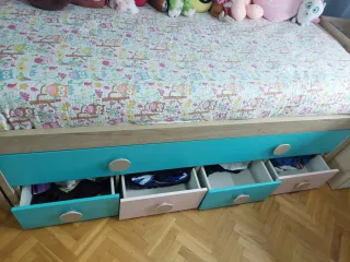 Habitación juvenil en perfecto estado y completo