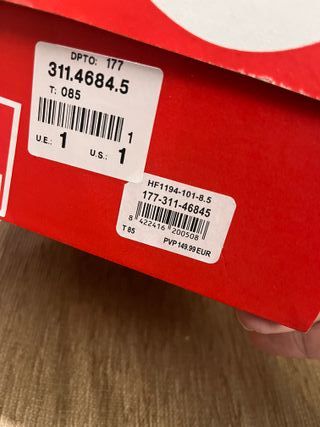 Nike Air Max 1 '87. Bold berry. (40)