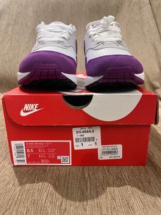 Nike Air Max 1 '87. Bold berry. (40)