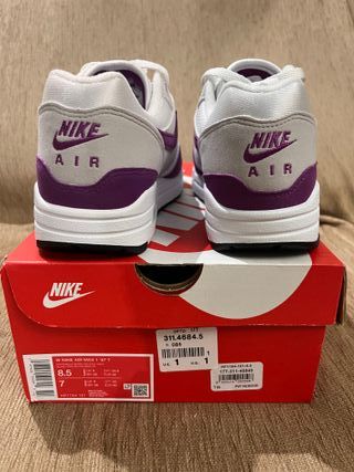 Nike Air Max 1 '87. Bold berry. (40)