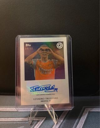 /99 auto Leandro Trossard Topps Simplicidad 23/24