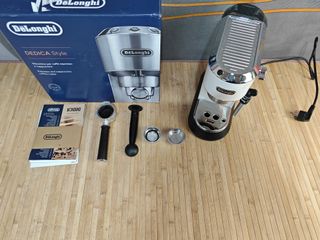 Cafetera DeLonghi Dedica Acero Inox EC685.W