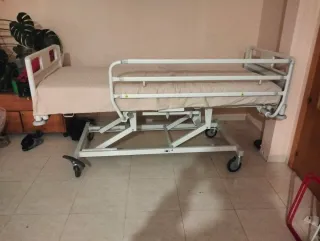 Cama Hospital con Elevación a Palancas