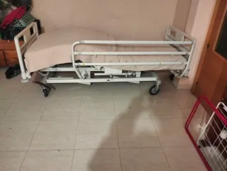 Cama Hospital con Elevación a Palancas