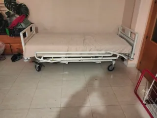 Cama Hospital con Elevación a Palancas