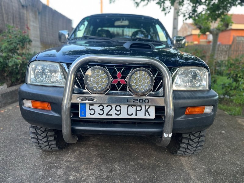 Mitsubishi L 200 2004 - foto 1