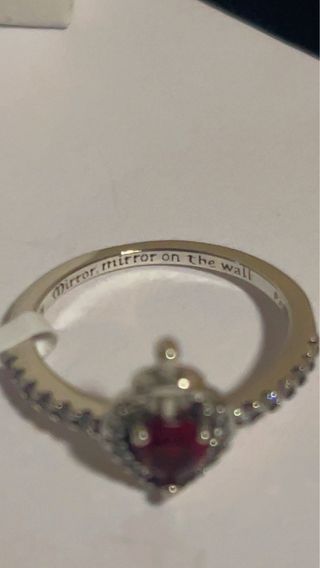 Anillo Pandora Corazón Reina Malvada Disney