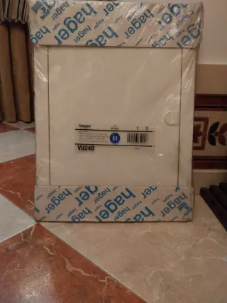 Caja empotrar Hager VU24D