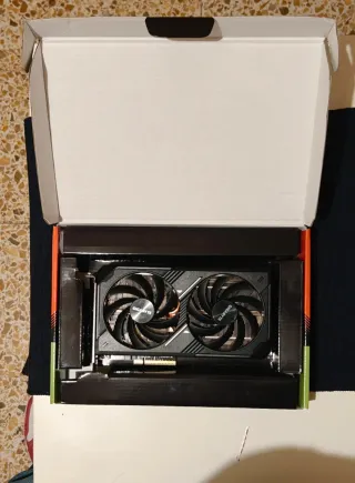 Gigabyte RTX 5060 Ti Tarjeta Gráfica